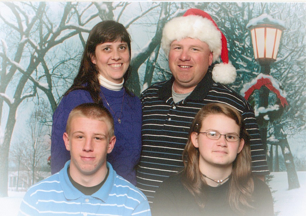 Keith and Holly Miller (w/children)
